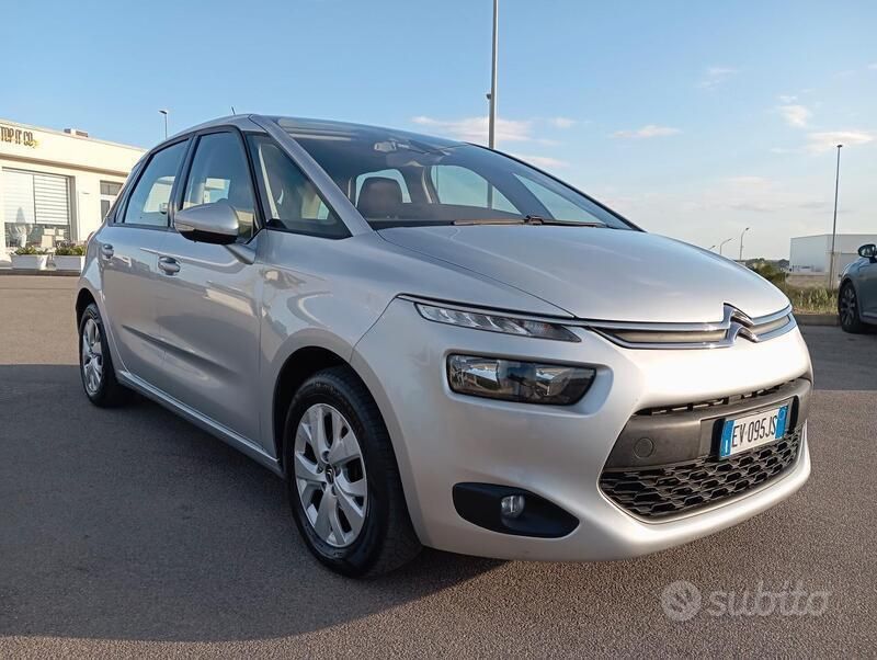 Argento Usata 2014 Citroën C4 Picasso Attraction Monovolume | 5900 € (Molto cara) - Immagine 1/4