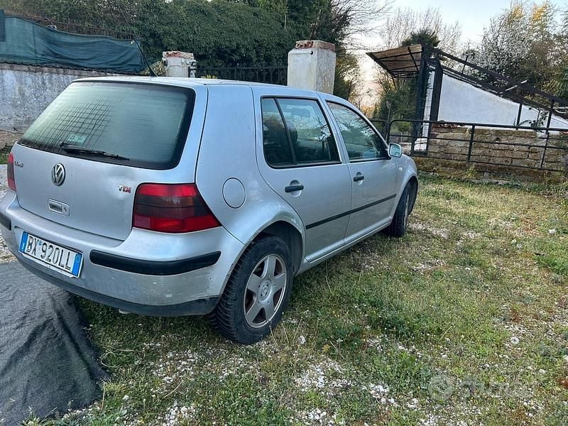 Usata VW Golf IV 110 CV (80 kW) 2000 Grigio Berlina