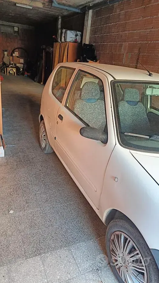 Usata Fiat 600 54 CV (39 kW) 2001 Bianco Berlina