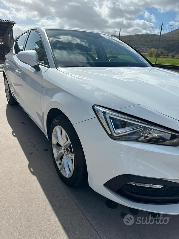 Usata Seat Leon Style 150 CV (110 kW) 2021 Bianco Berlina