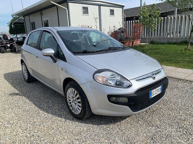 Usata Fiat Punto Evo Dynamic 69 CV (50 kW) 2011 Grigio Utilitaria