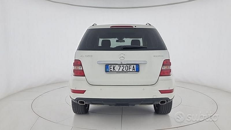 Usata Mercedes ML350 Chrome 258 CV (189 kW) 2011 Bianco SUV