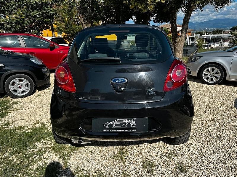 Usata Ford Ka 69 CV (50 kW) 2014 Nero Utilitaria