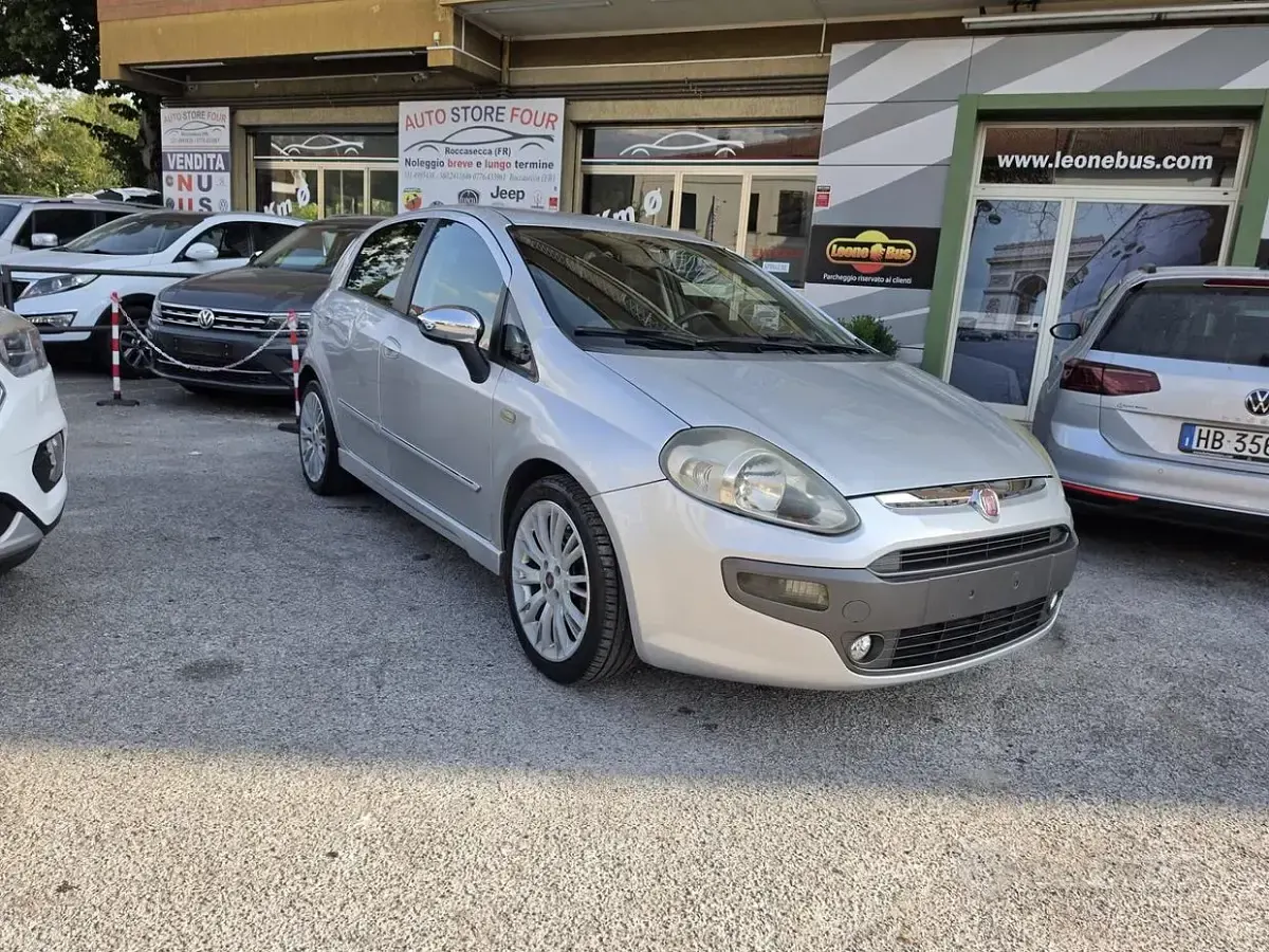 Usata Fiat Punto Lounge 95 CV (69 kW) 2010 Utilitaria