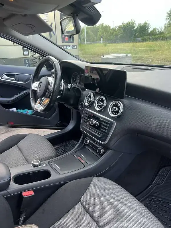 Usata Mercedes A180 Premium 109 CV (80 kW) 2015 Utilitaria