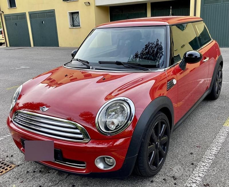 Begagnad Mini ONE 95 HK (69 kW) 2009 Röd Halvkombi