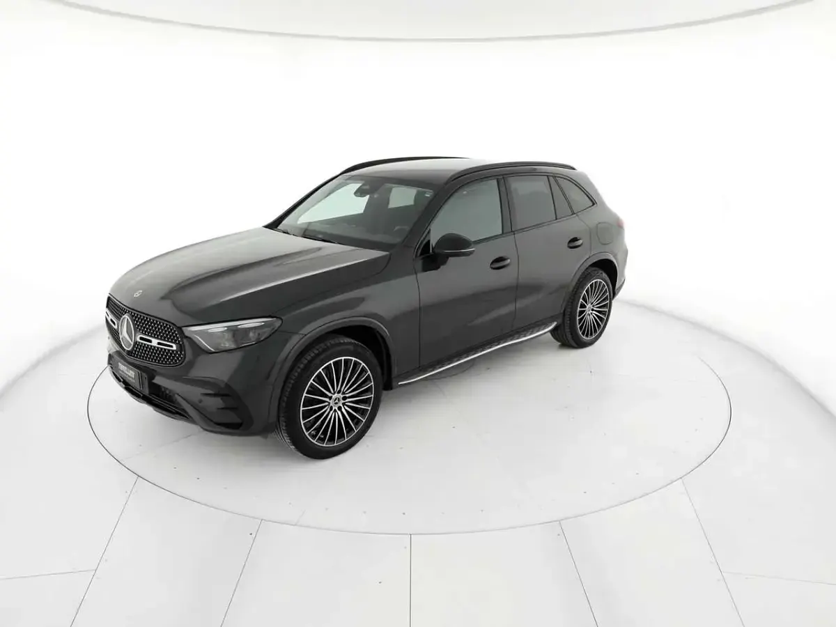 Usata Mercedes GLC300e Advanced Plus 333 CV (244 kW) 2025 Argento high tech SUV