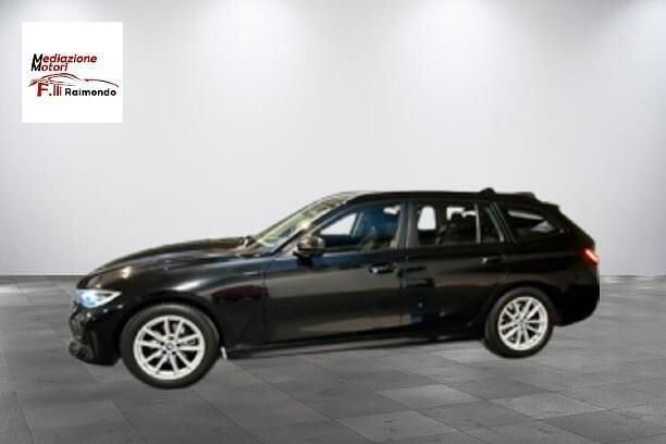 Usata BMW 320e Advantage 190 CV (139 kW) 2021 Nero Station wagon