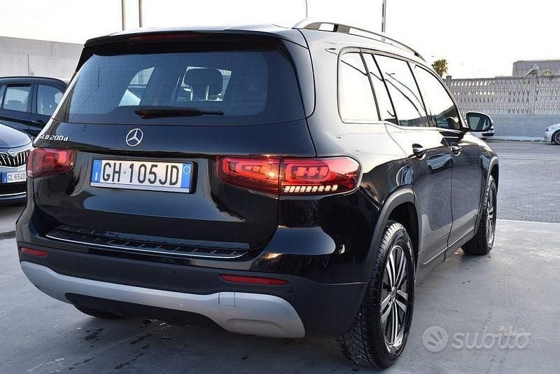 Usata Mercedes GLB200 Business 150 CV (110 kW) 2021 Nero SUV