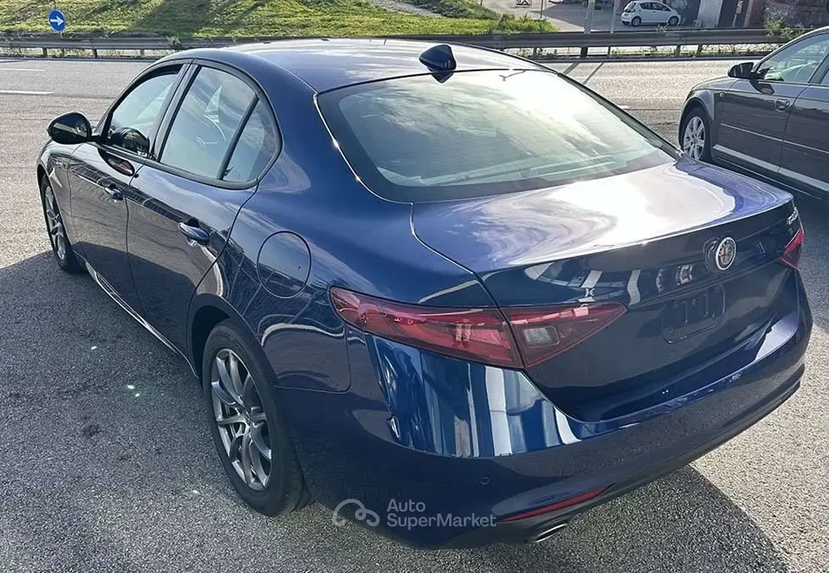 Usata Alfa Romeo Giulia Super 160 CV (117 kW) 2021 Blu Berlina
