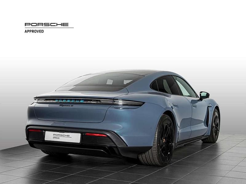 Usata Porsche Taycan Black Edition 319 kW (435 CV) 2025 Blu/azzurro Utilitaria