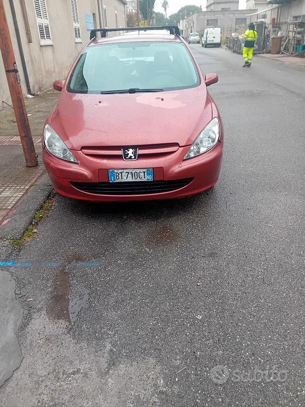 Usata Peugeot 307 107 CV (78 kW) 2001 Rosso Utilitaria