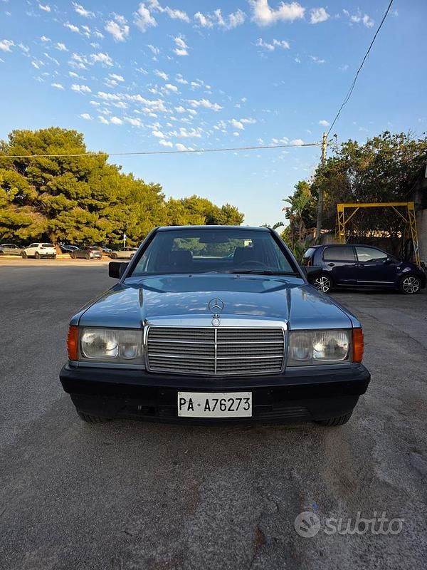 Blu Usata 1987 Mercedes 190 Tre volumi | 4500 € - Immagine 1/4