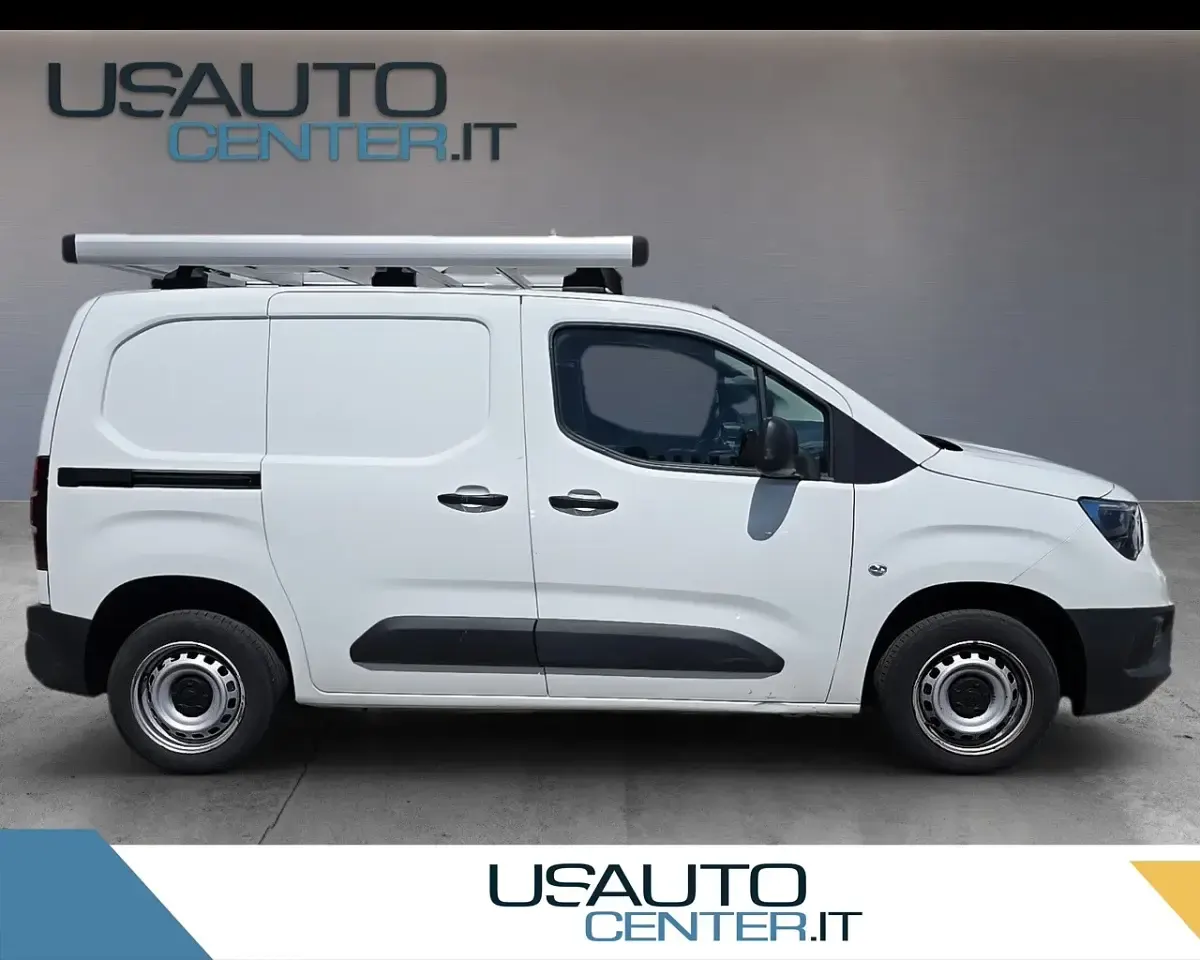 Usata Opel Combo Essentia 100 CV (73 kW) 2022 Monovolume