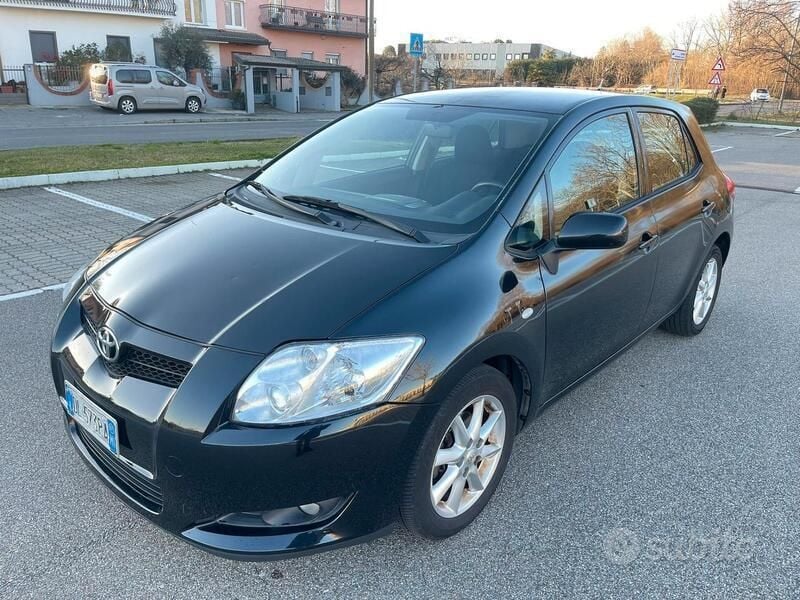 Usata Toyota Auris Sol 97 CV (71 kW) 2007 Nero Berlina