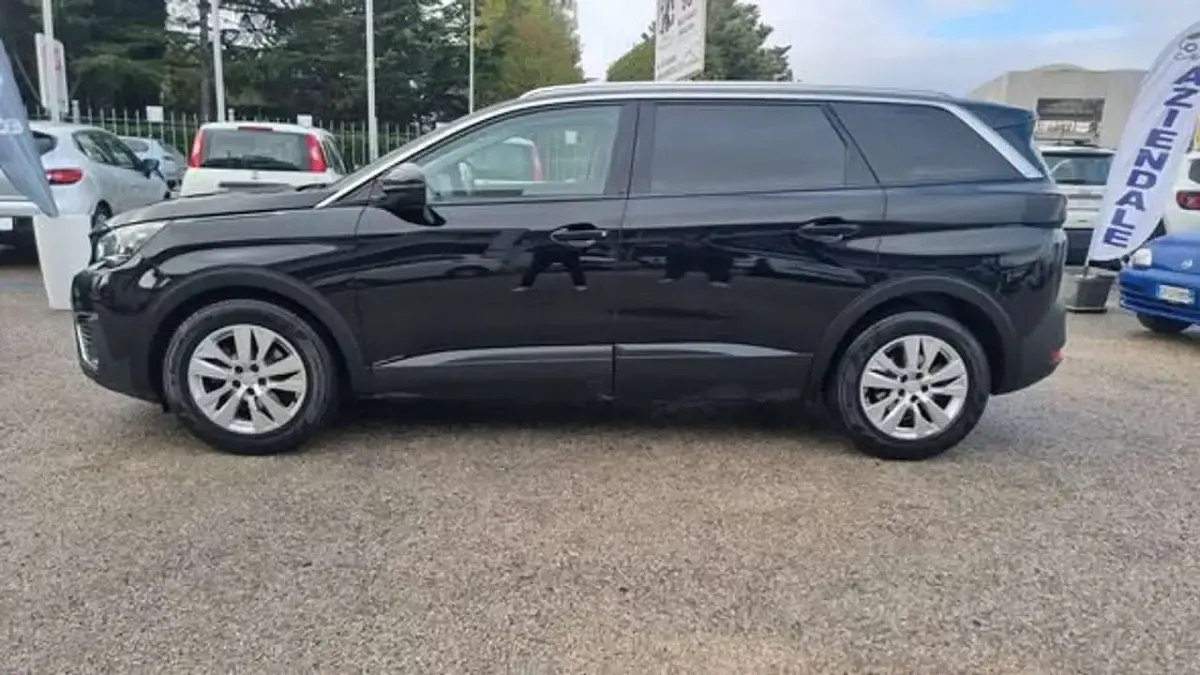 Usata Peugeot 5008 Allure 131 CV (96 kW) 2019 Nero SUV