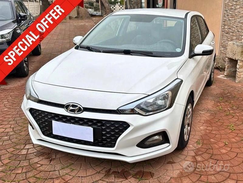 Bianco Usata 2019 Hyundai i20 Tre volumi | 8500 € (Ottimo prezzo) - Immagine 1/4