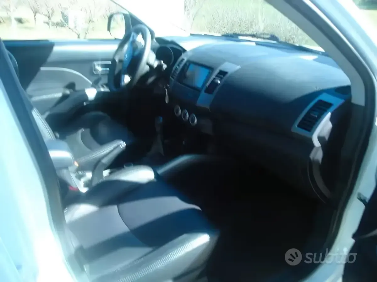 Usata Peugeot 4007 156 CV (114 kW) 2009 Bianco SUV