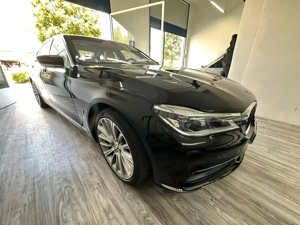 Usata BMW 740 258 CV (189 kW) 2016 Nero Berlina