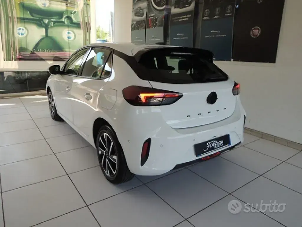 Usata Opel Corsa 101 CV (74 kW) 2025 Bianco Utilitaria