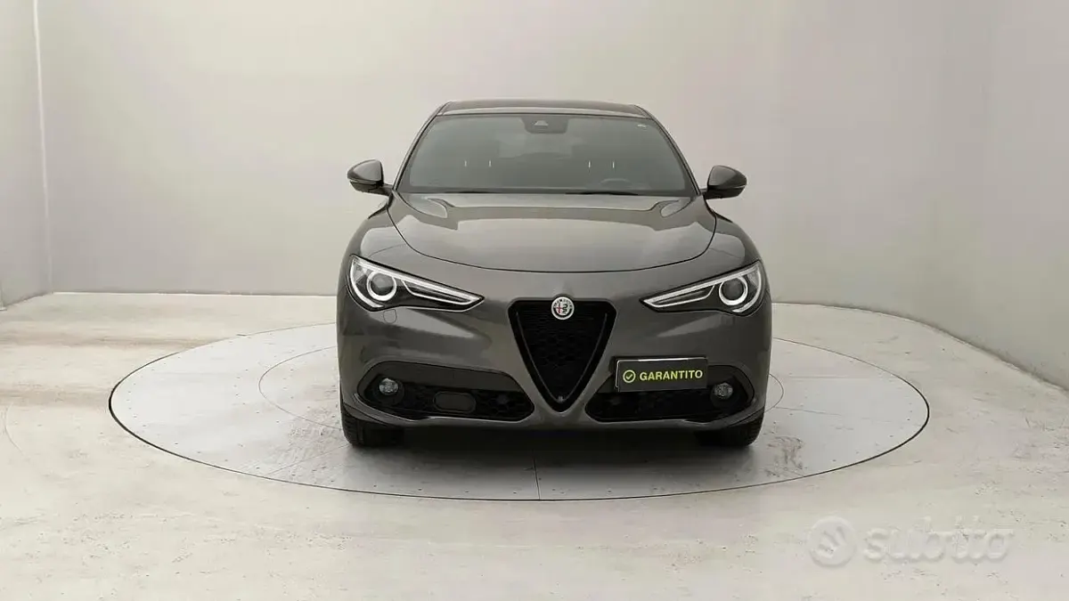 Usata Alfa Romeo Stelvio Sprint 190 CV (139 kW) 2022 Grigio SUV
