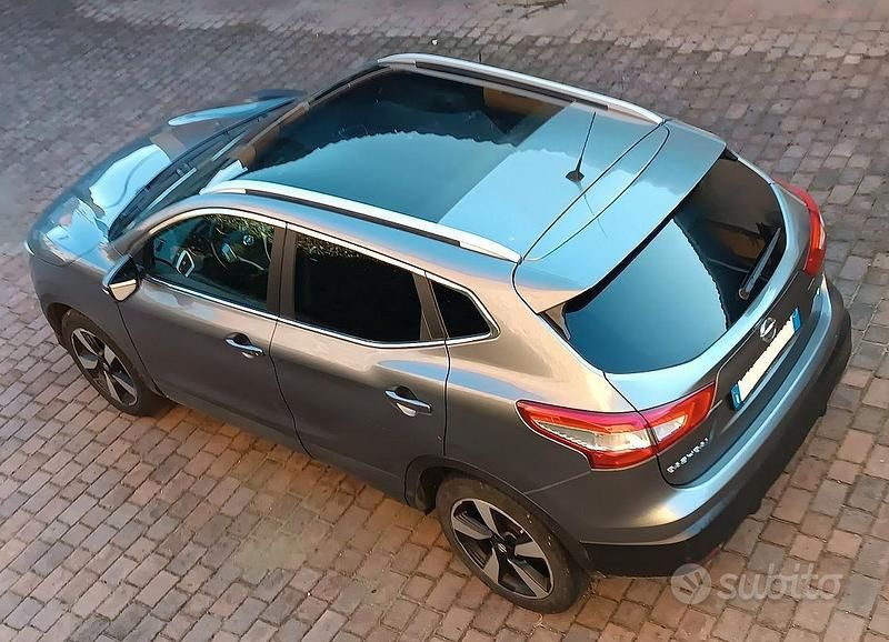 Usata Nissan Qashqai N-Connecta 110 CV (80 kW) 2016 Grigio SUV