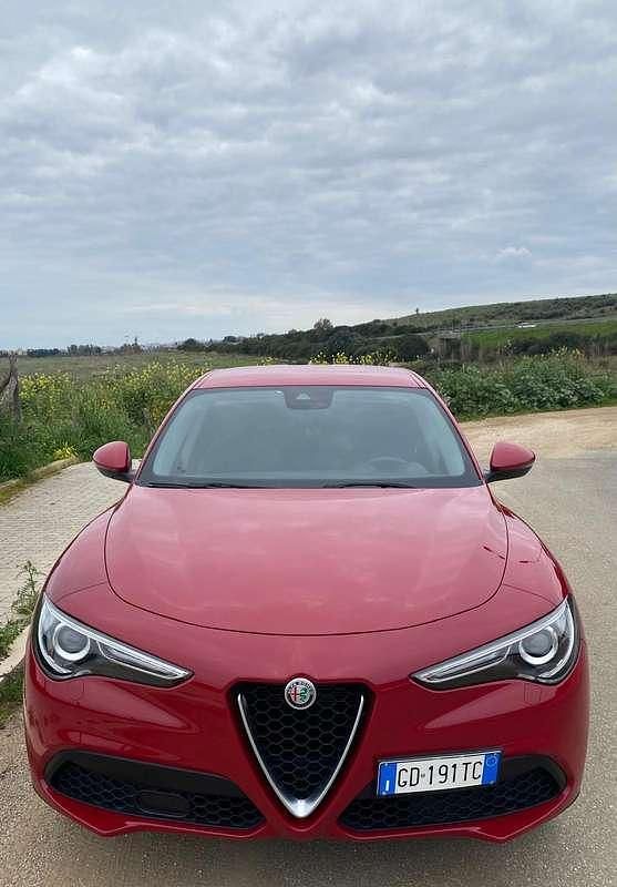 Usata Alfa Romeo Stelvio Business 190 CV (139 kW) 2020 Rosso SUV
