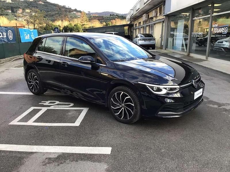 Usata VW Golf VIII Style 116 CV (85 kW) 2021 Nero Utilitaria