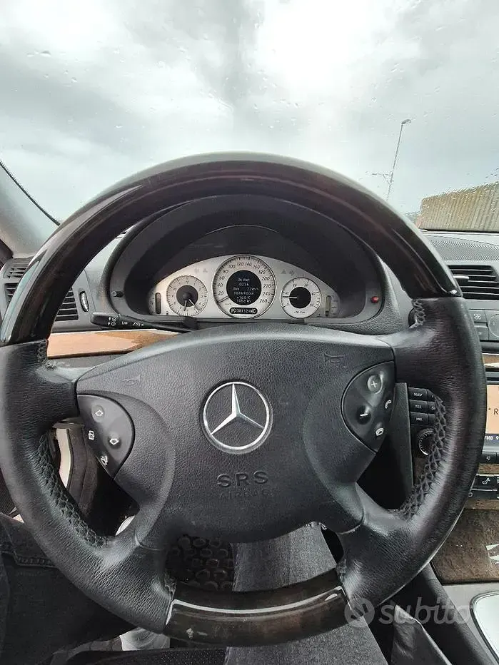 Usata Mercedes E280 Avantgarde 231 CV (169 kW) 2005 Grigio Station wagon