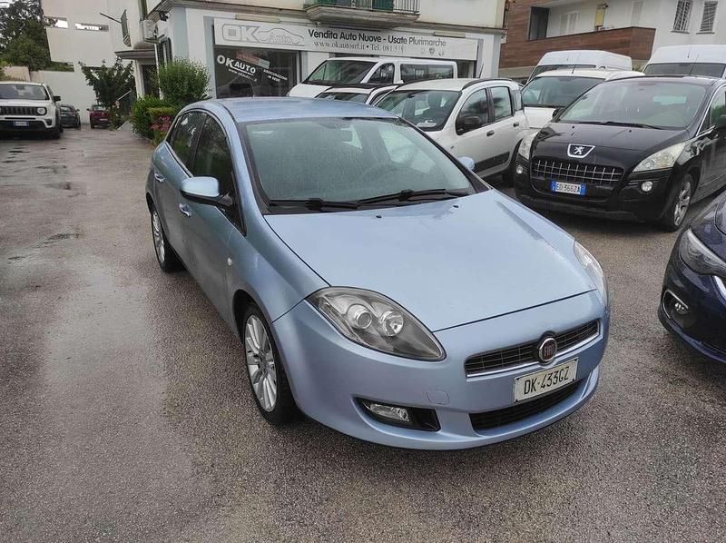 Argento Usata 2008 Fiat Bravo Emotion Due volumi | 1990 € (Ottimo prezzo) - Immagine 1/4