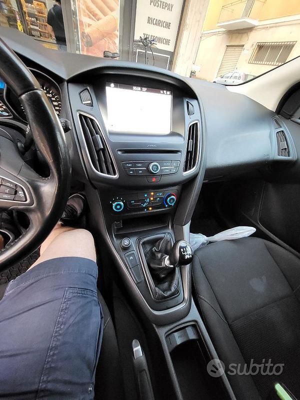 Usata Ford Focus 120 CV (88 kW) 2018 Grigio Station wagon