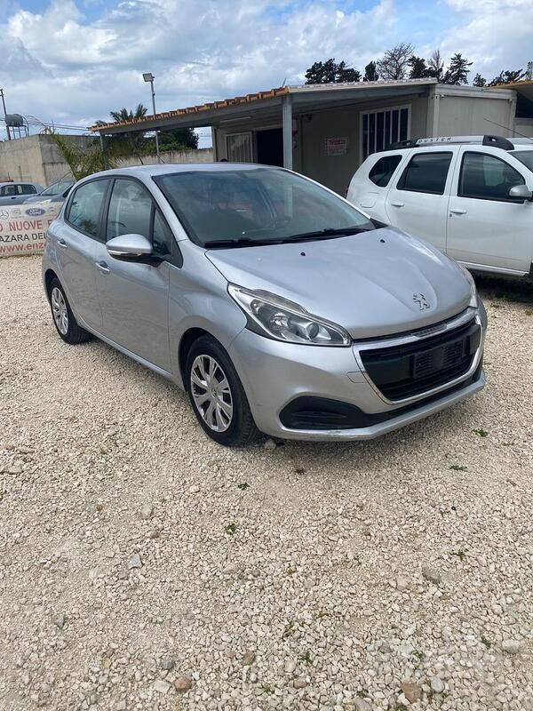 Usata Peugeot 208 Active 75 CV (55 kW) 2016 Grigio Utilitaria