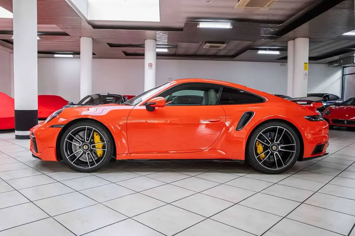Usata Porsche 911 Turbo S 650 CV (478 kW) 2021 Orange fusion Coupé