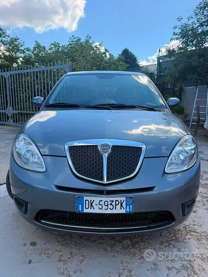 Usata Lancia Ypsilon 60 CV (44 kW) 2009 Grigio Utilitaria