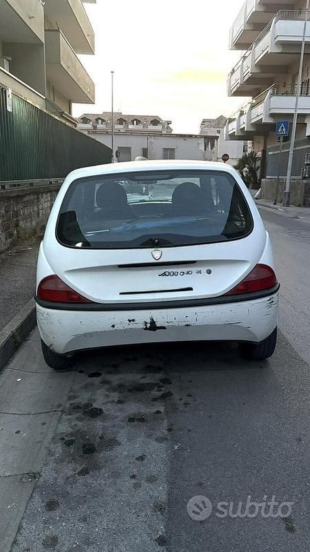 Usata Lancia Ypsilon 2000 Bianco Utilitaria