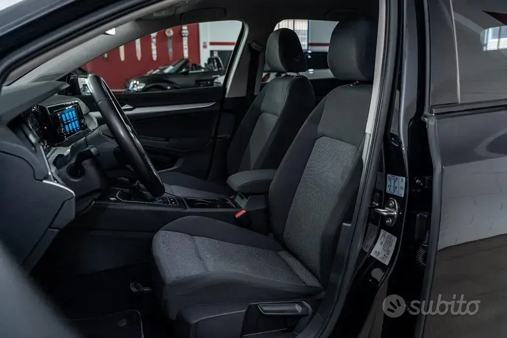 Usata VW Golf VIII Life 90 CV (66 kW) 2020 Nero Berlina