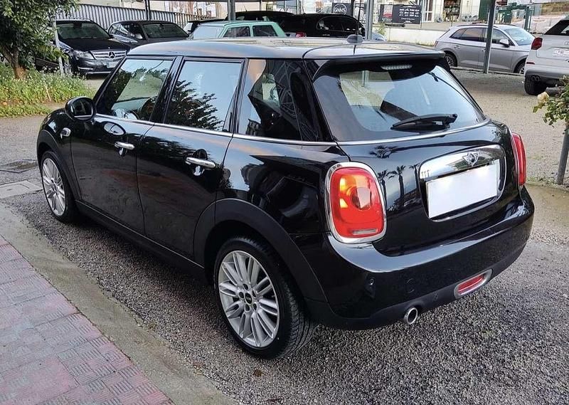 Begagnad Mini One D 75 HK (55 kW) 2019 Halvkombi