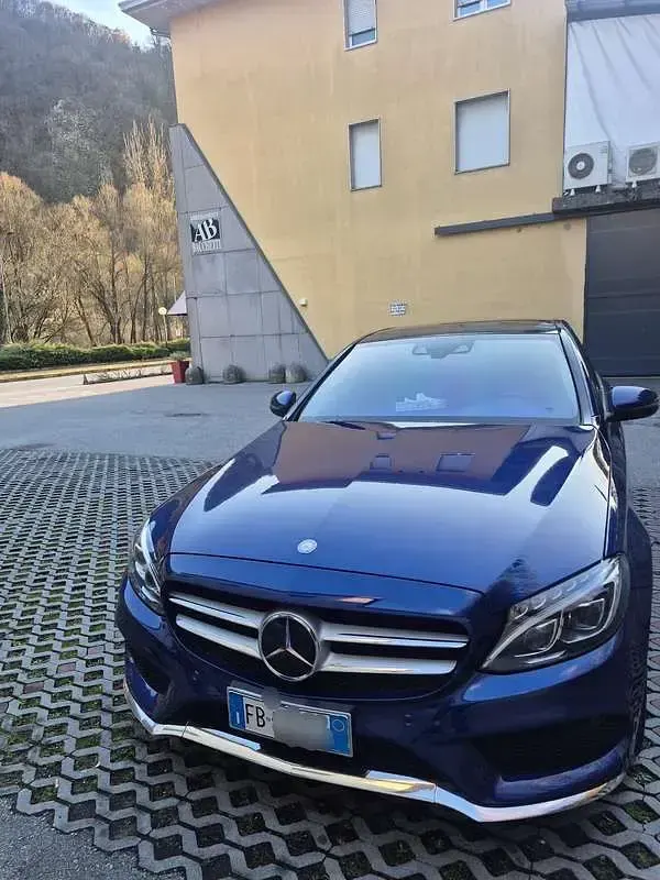 Usata Mercedes C220 AMG line 170 CV (125 kW) 2016 Berlina