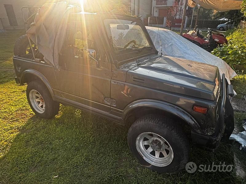 Usata Suzuki Samurai 69 CV (50 kW) 1997 Grigio SUV