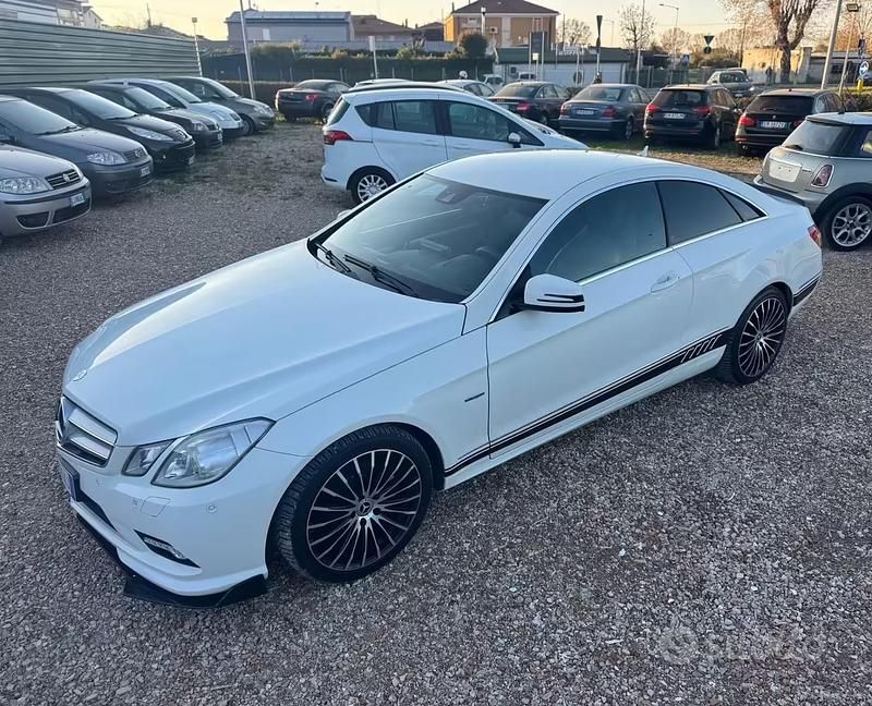 Usata Mercedes E220 Avantgarde 170 CV (125 kW) 2010 Bianco Coupé