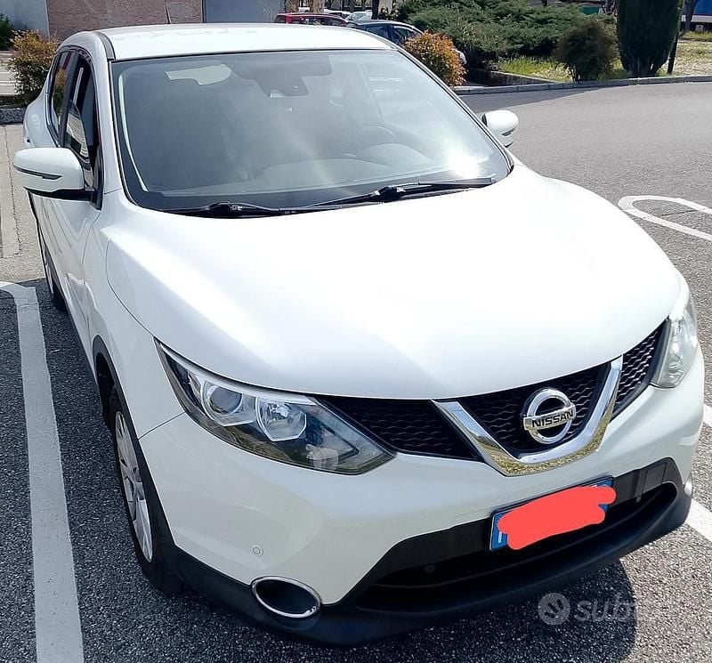 Usata Nissan Qashqai 115 CV (84 kW) 2015 Bianco SUV