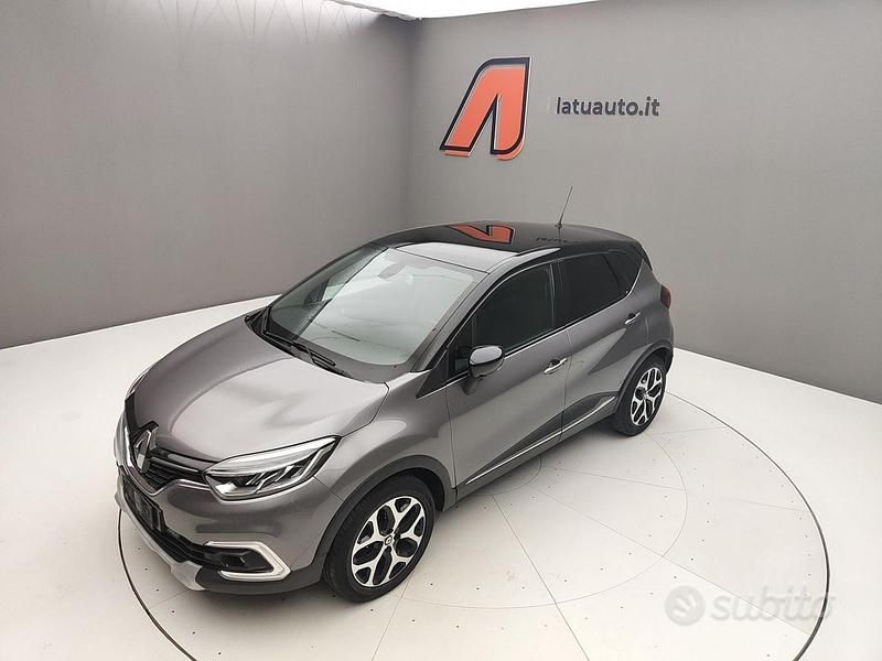Grigio cassiopea / tetto nero Usata 2018 Renault Captur SUV | 11.590 € (Buon prezzo) - Immagine 1/4