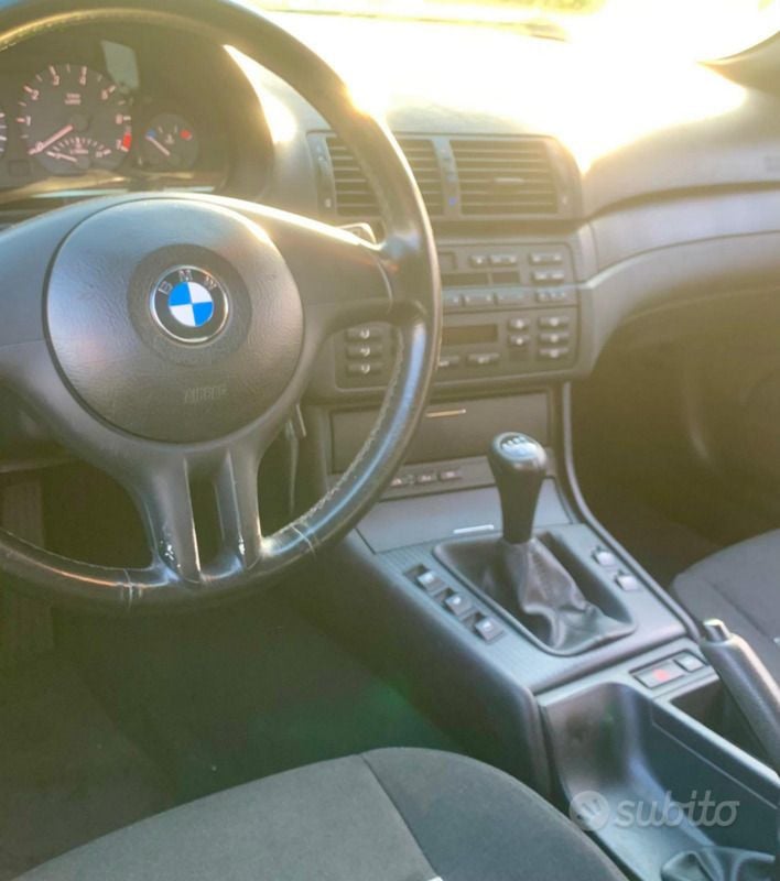 Usata BMW 318 Cabriolet Efficient Dynamics 143 CV (105 kW) 2004 Nero Cabrio