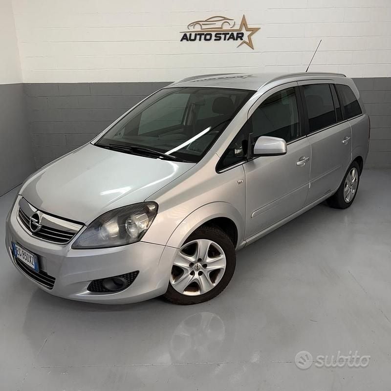 Usata Opel Zafira 110 CV (80 kW) 2011 Other Monovolume