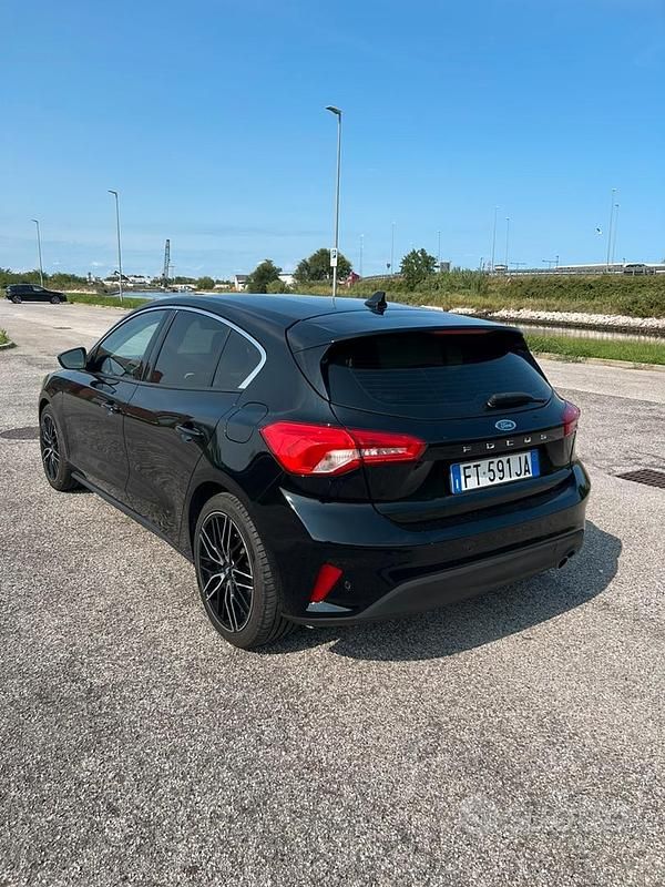 Begagnad Ford Focus Business Edition 101 HK (74 kW) 2018 Svart Sedan