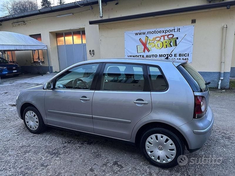 Usata VW Polo Sportline 80 CV (58 kW) 2006 Grigio Utilitaria