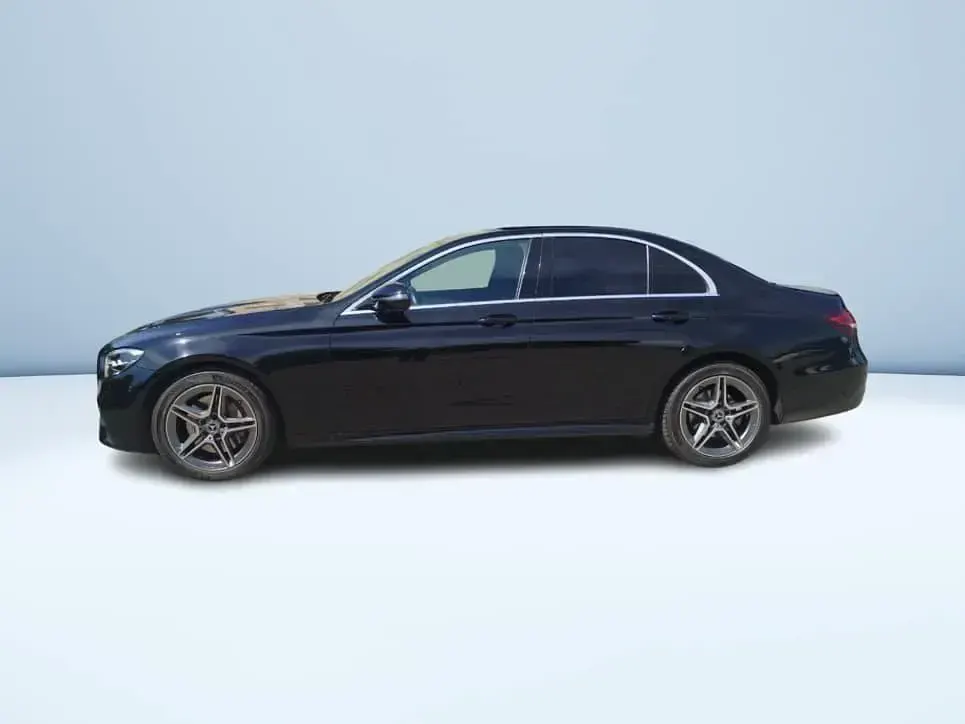Usata Mercedes E220 Premium 194 CV (142 kW) 2021 Nero Berlina