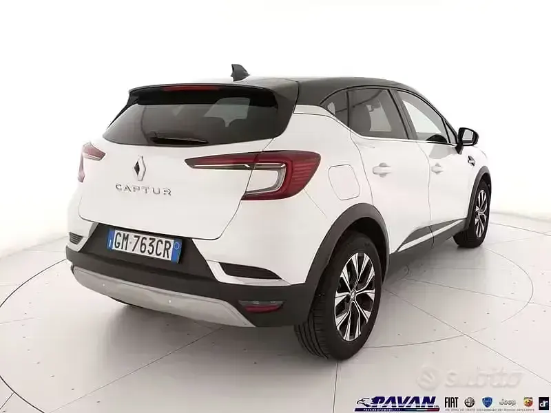 Usata Renault Captur Techno 140 CV (102 kW) 2023 Bianco SUV