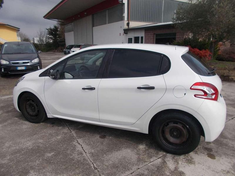 Usata Peugeot 208 Access 68 CV (50 kW) 2013 Bianco Utilitaria