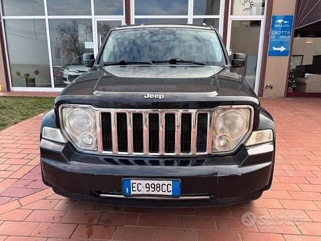 Usata Jeep Cherokee Limited 177 CV (130 kW) 2010 Nero SUV